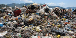 Pogledajmo istini u oi